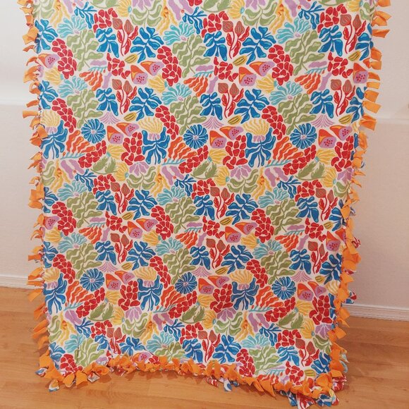 Multi-Floral and Plant Double-Sided Fleece Throw Blanket #41 (48in W X 66in L) - Picture 2 of 5